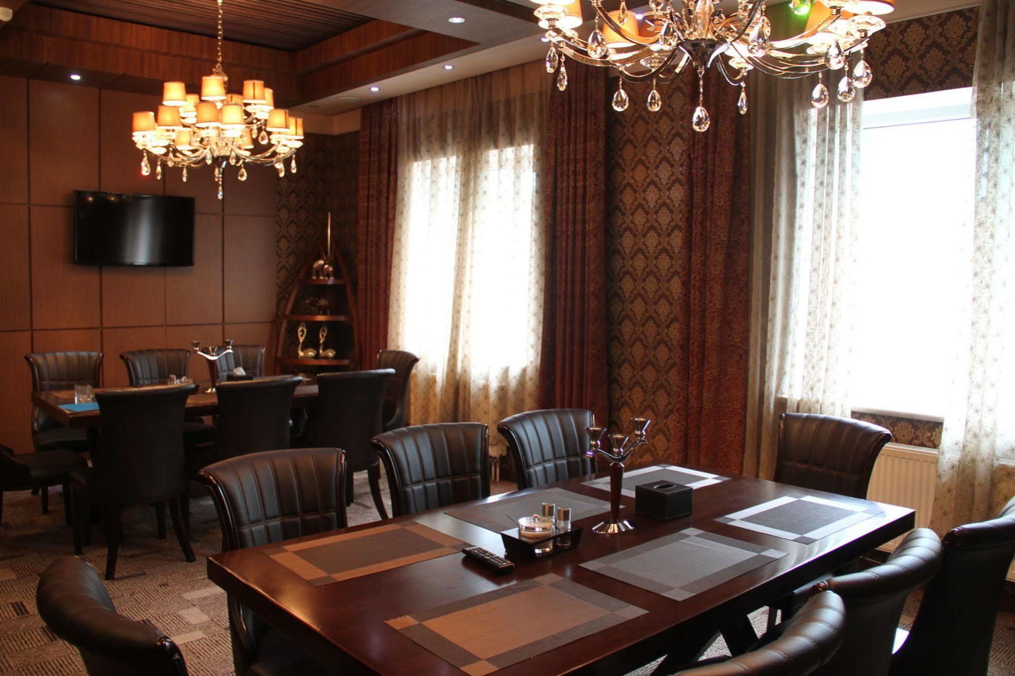นิวเวสต์ โฮเทล Hotel อูลานบาตอร์ ภายนอก รูปภาพ