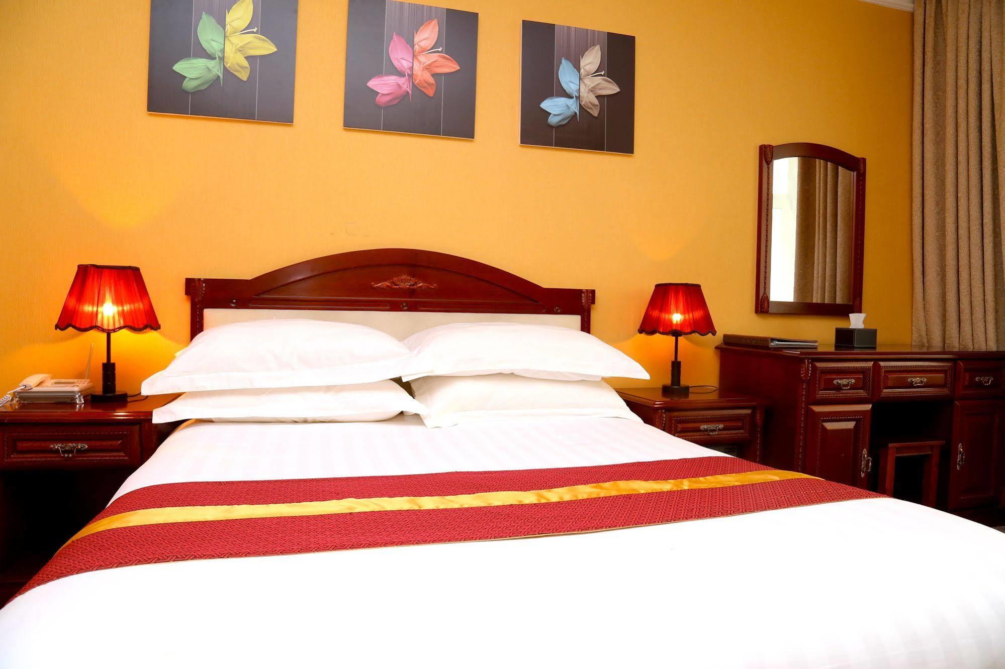 นิวเวสต์ โฮเทล Hotel อูลานบาตอร์ ภายนอก รูปภาพ