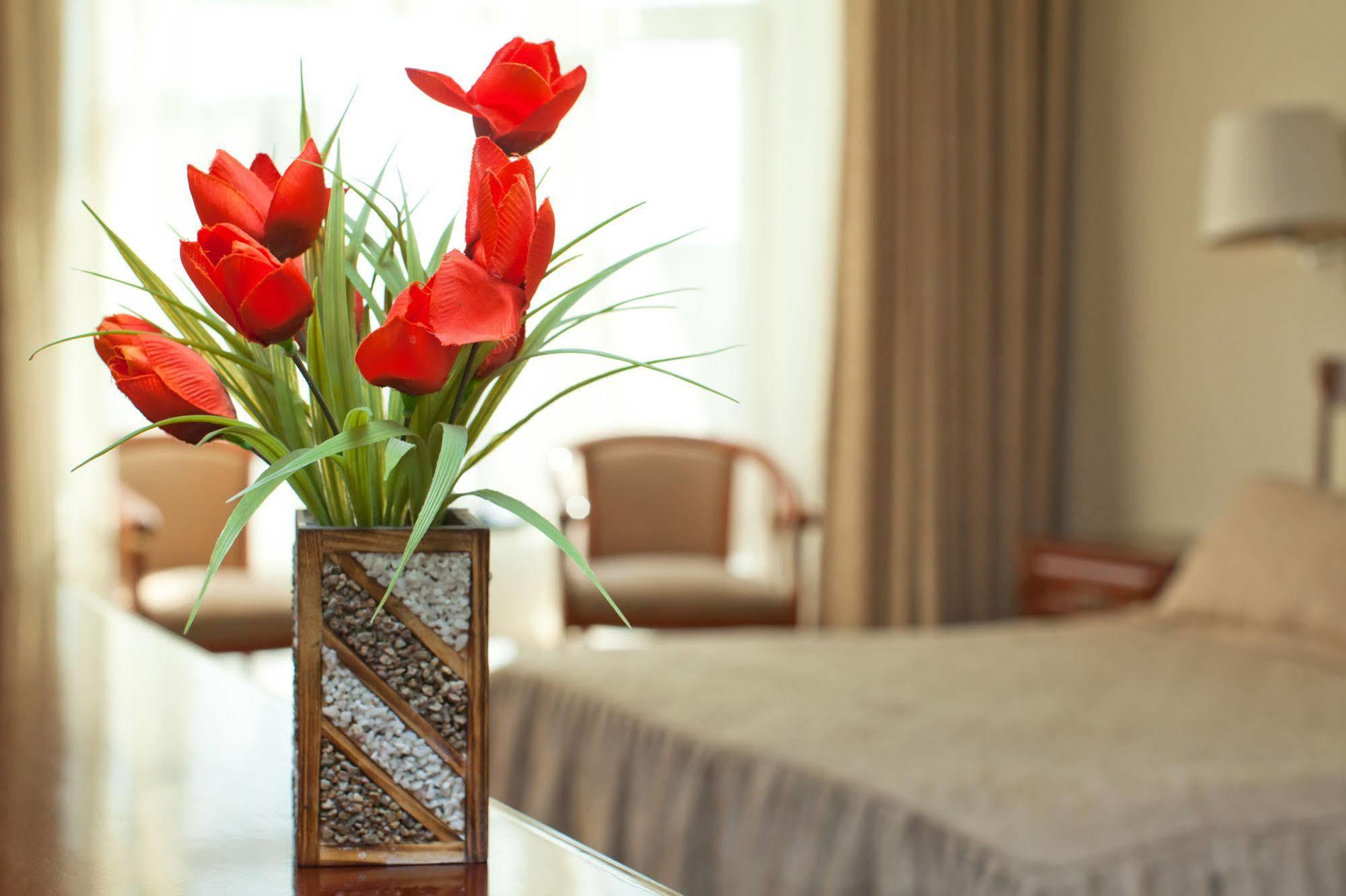 นิวเวสต์ โฮเทล Hotel อูลานบาตอร์ ภายนอก รูปภาพ