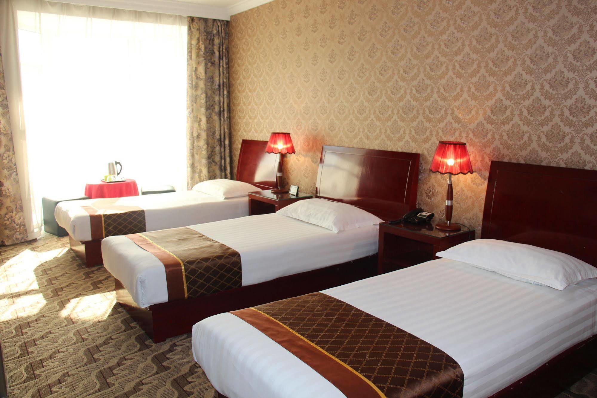 นิวเวสต์ โฮเทล Hotel อูลานบาตอร์ ภายนอก รูปภาพ