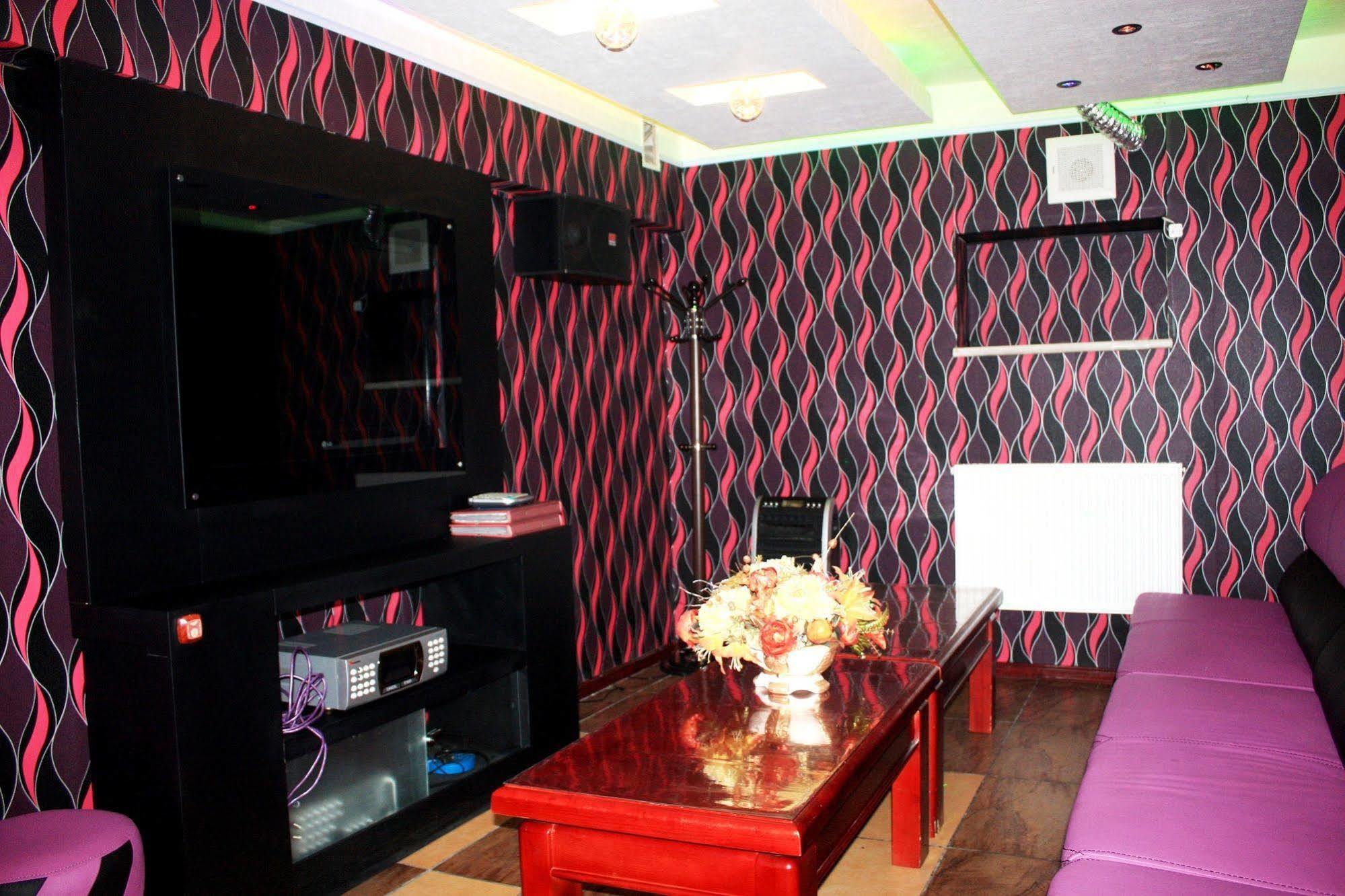 นิวเวสต์ โฮเทล Hotel อูลานบาตอร์ ภายนอก รูปภาพ